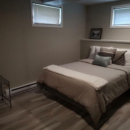 Fully Furnished On Broadway In Moncton Appartement Buitenkant foto