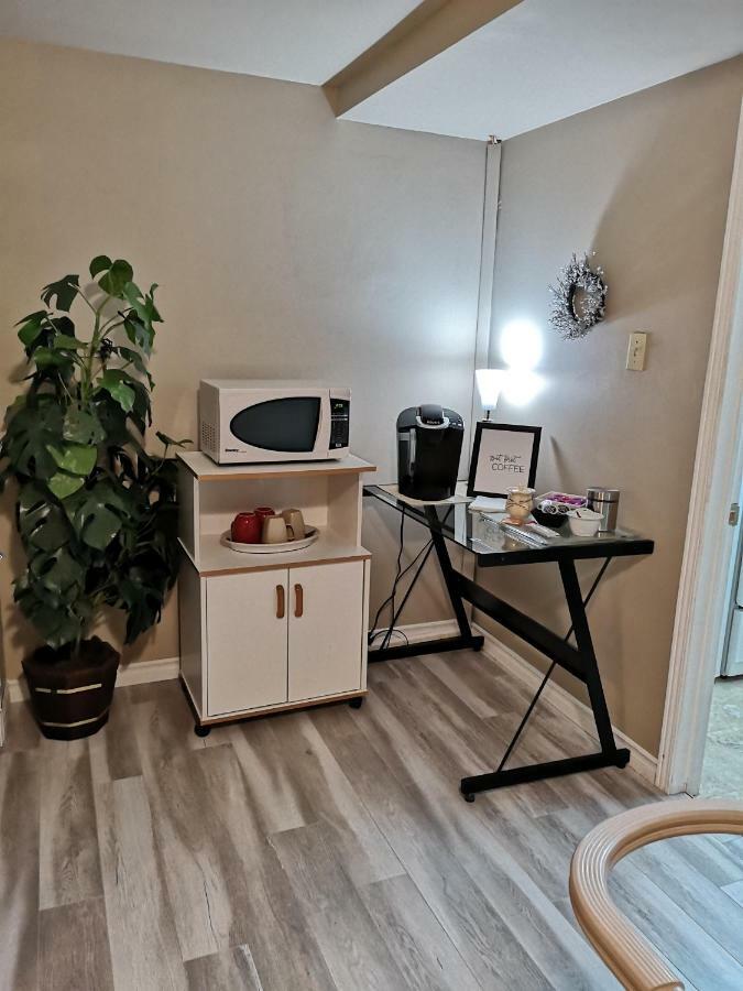 Fully Furnished On Broadway In Moncton Appartement Buitenkant foto